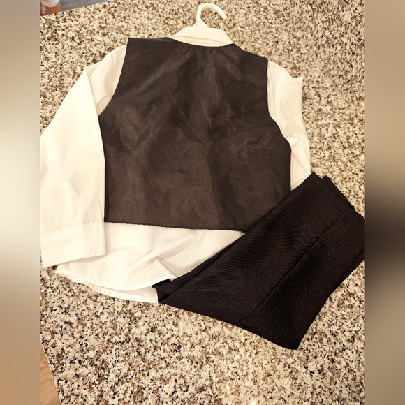 Red Plaid Vest with Black Pants Set Toddler Boy Size 5 - Picture 4 of 7